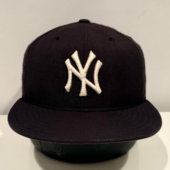 New York Yankees New Era 59FIFTY Fitted Hat Cap Authentic Collection 7-1/4 Navy - Picture 1 of 8